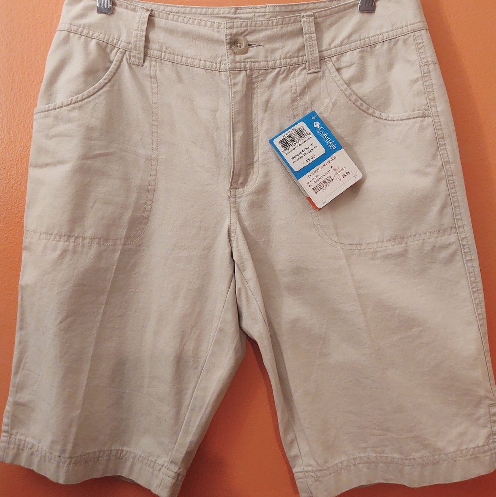 New w/tags, tan Columbia size 6 Omni Shade Shorts